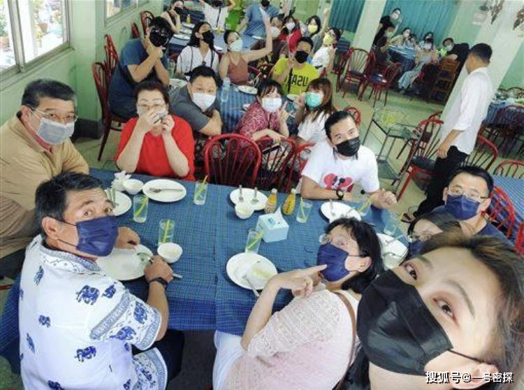 1月30日到餐厅吃饭时,因为全部人都戴口罩而且都讲中文,其他泰国客人