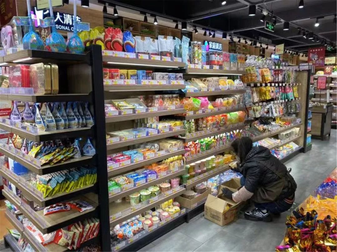 疫情防控期间乌兰浩特市各大超市货丰价稳