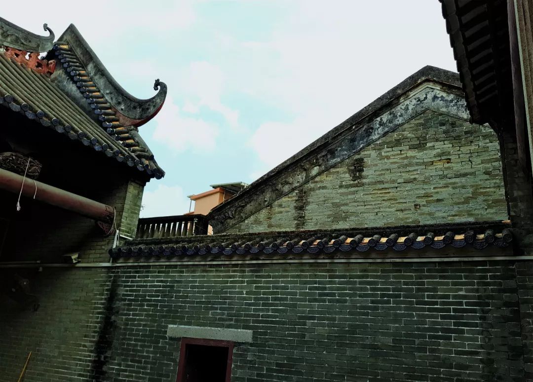 这个家族在岛上建村几百年,且看他们宗族祠堂风姿._凌氏