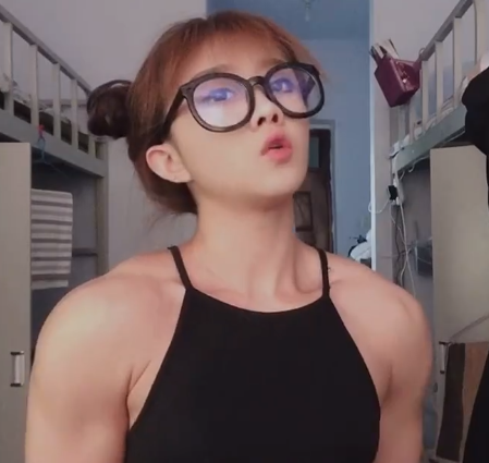 萝莉脸金刚身材曾获美臀冠军号称宇宙无敌小钢蛋