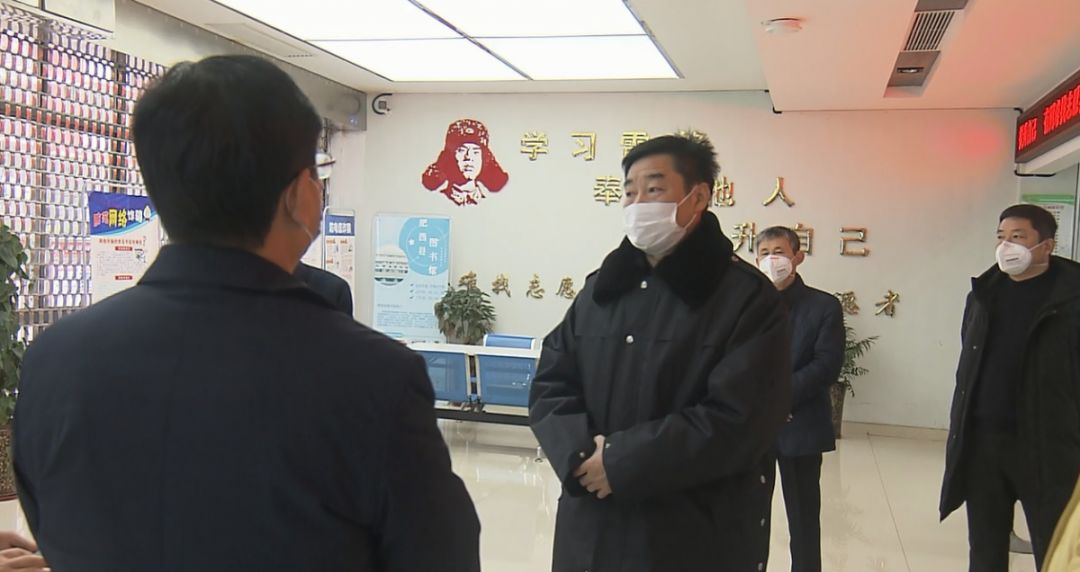 县委常委,县委办主任胡光喜,县委常委,常务副县长成忠陪同.