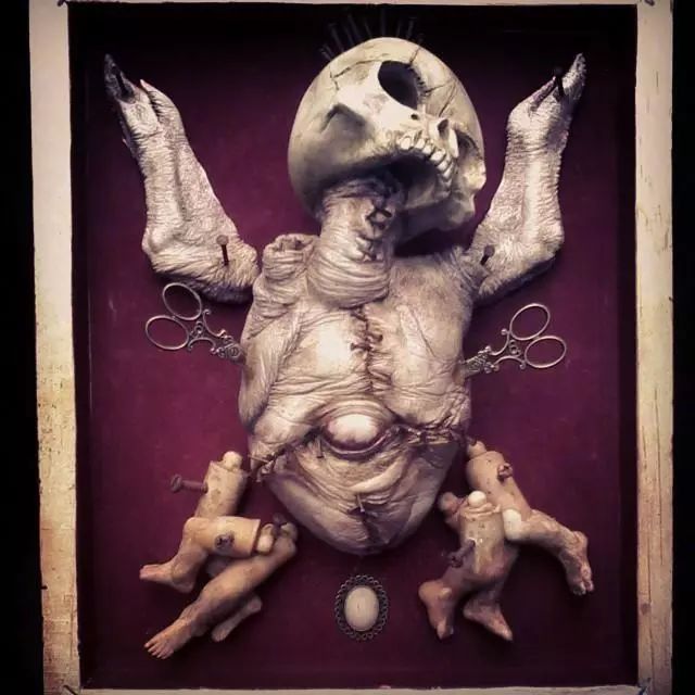 震撼人心的黑暗美学雕塑,来自墨西哥艺术家emil melmoth.