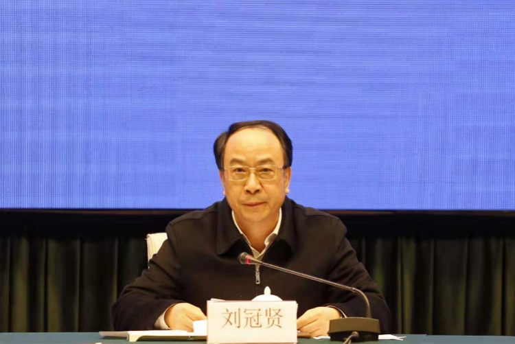 防控指挥部办公室疫情防控组副组长,省卫生健康委一级巡视员刘冠贤