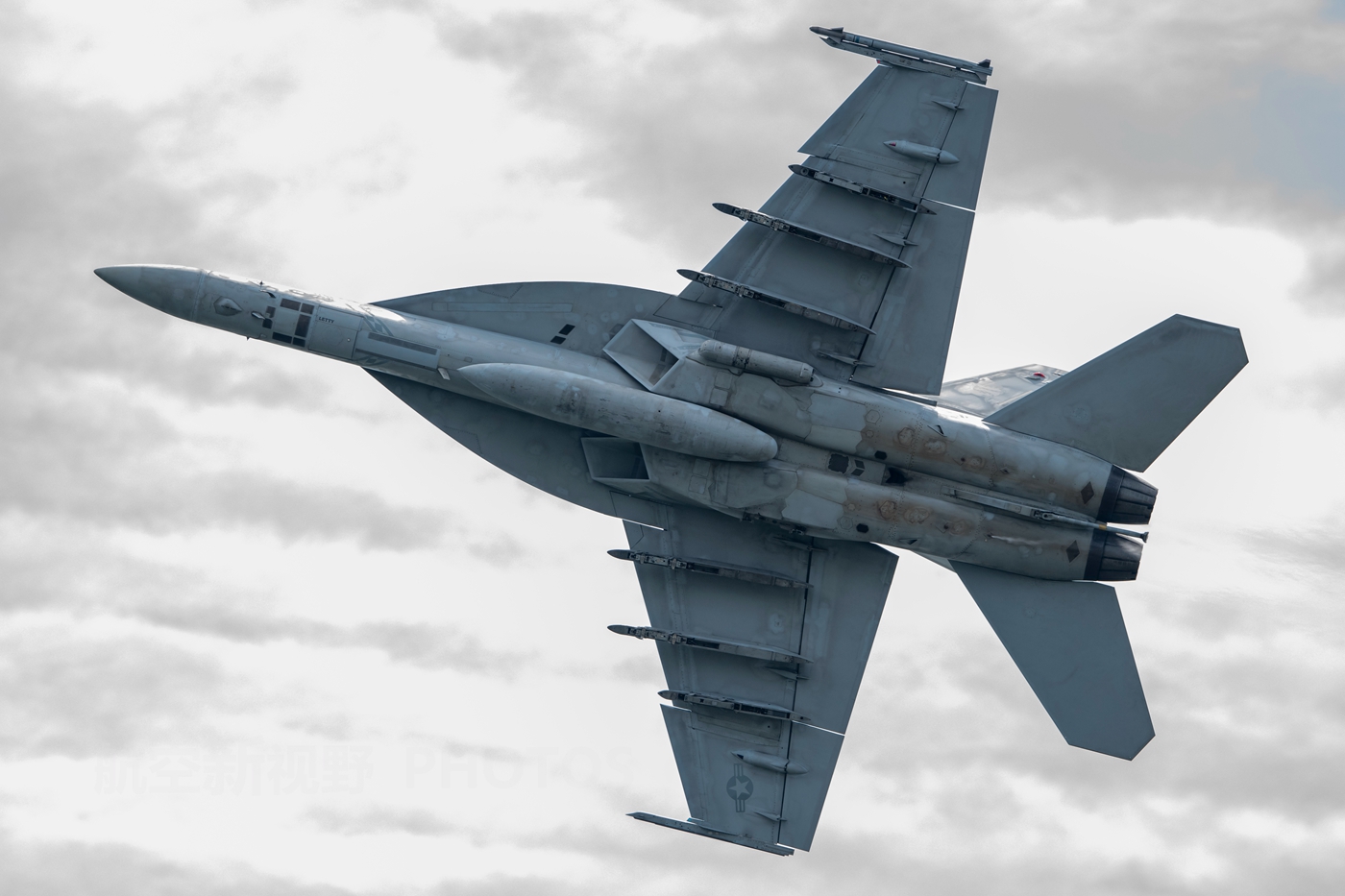 波音f/a-18e/f超级大黄蜂,产量已超600架,全面占据美航母甲板_战斗机