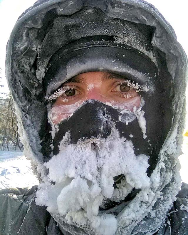 原创气温降至零下50度,西伯利亚的雅库特人泡冰水澡,抱怨不够冷
