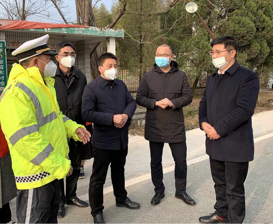 抗击疫情县委常委常务副县长吕军在赋春一线督导疫情防控工作