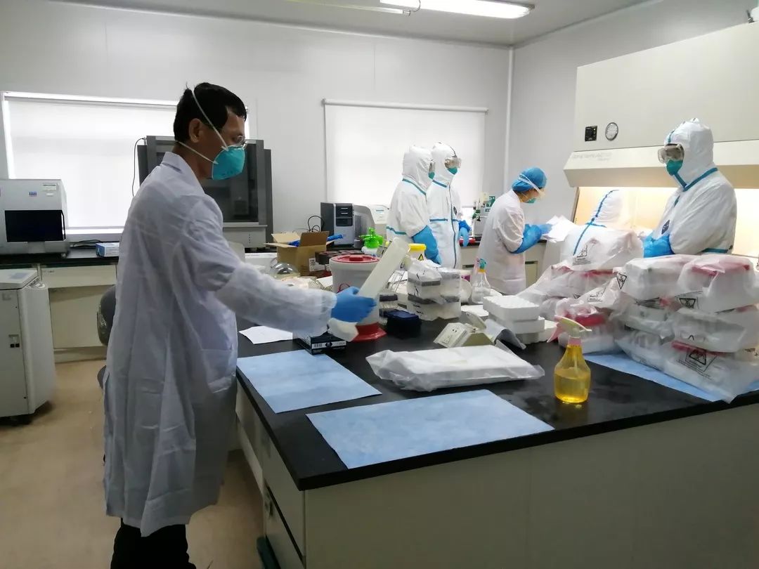 就是他,全东莞第一个检测出了新型冠状病毒!