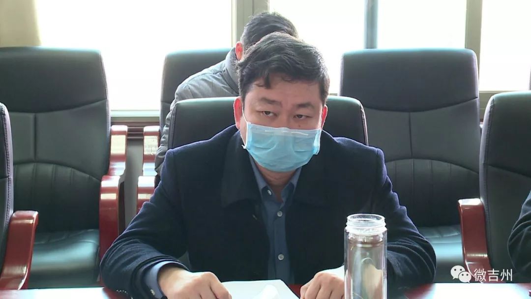 会上,曾广炆,谢启龙,肖柏林分别就下一步新型冠状病毒感染的肺炎防控