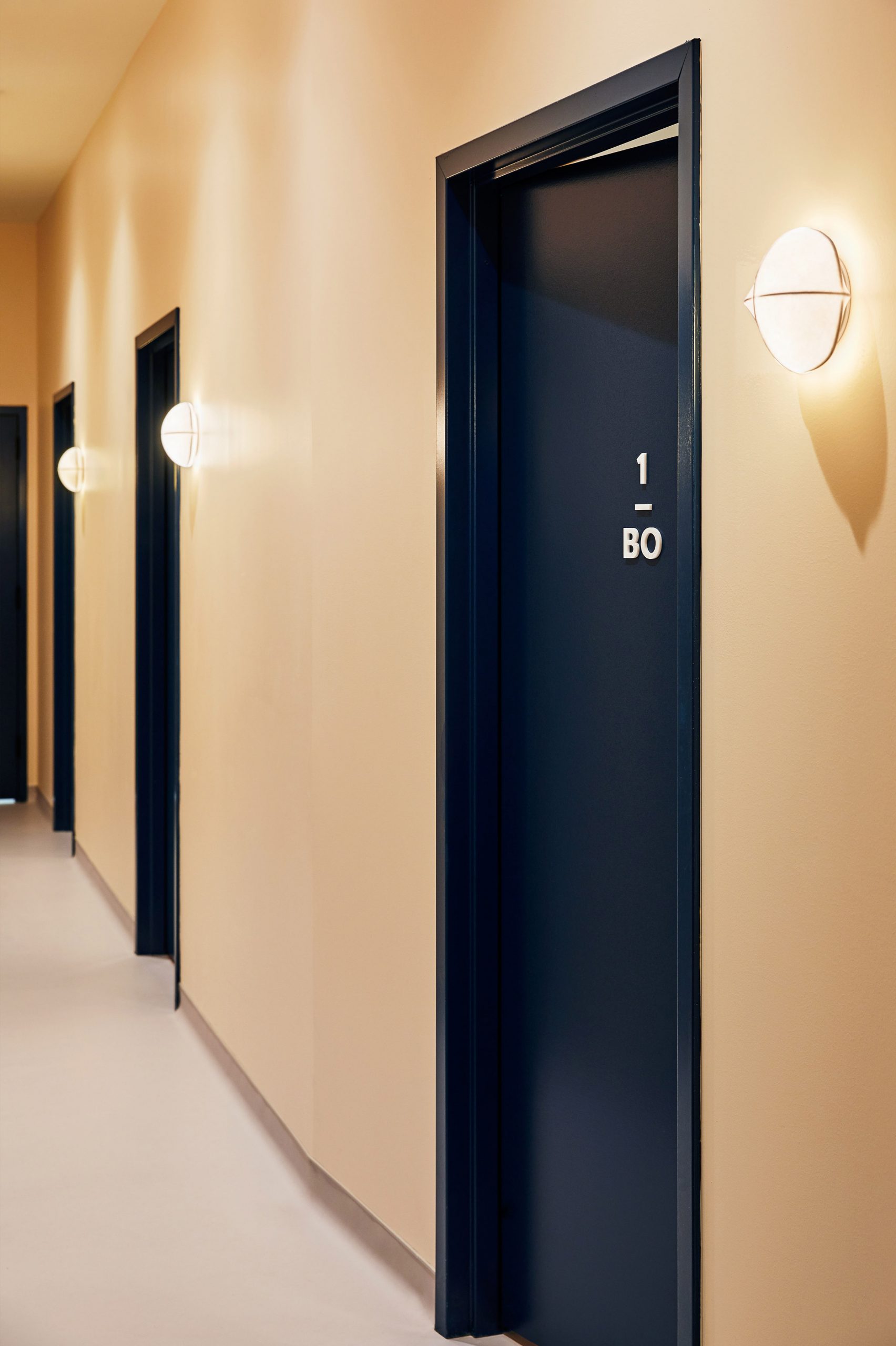 宠物医院设计邦德兽医诊将色彩纹理和层次搭配出舒适柔和的氛围