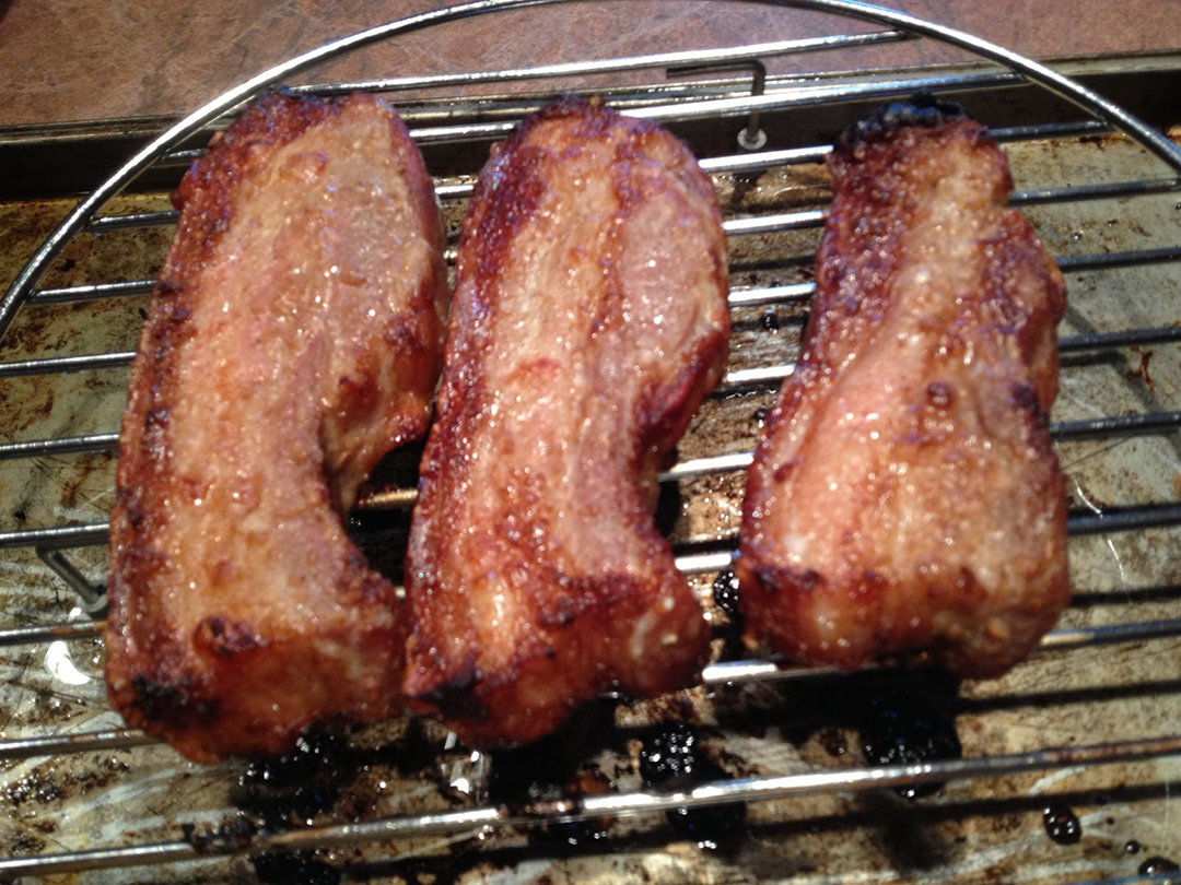 腌制咸猪肉时只放盐就错了多放一点它肉不长霉放一年不坏