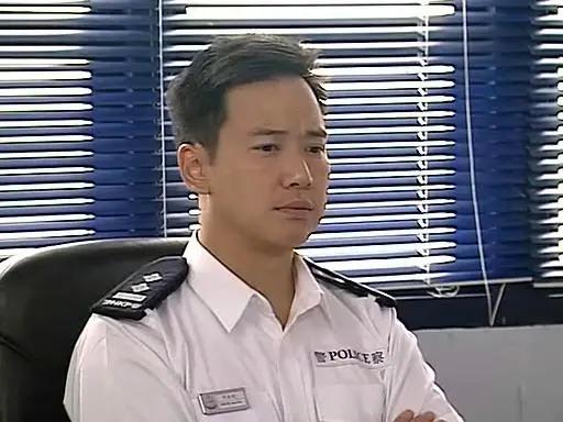 张可颐主演的tvb时装剧《婚前昏后》,在剧中饰演孙庆欣的丈夫陈永乐