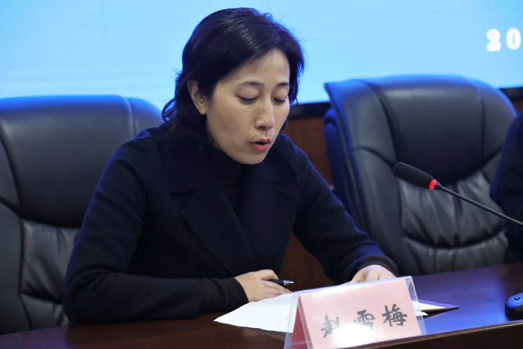 区交通局党委委员,副局长赵雪梅:对重庆西站,沙坪坝枢纽站,长途客运站