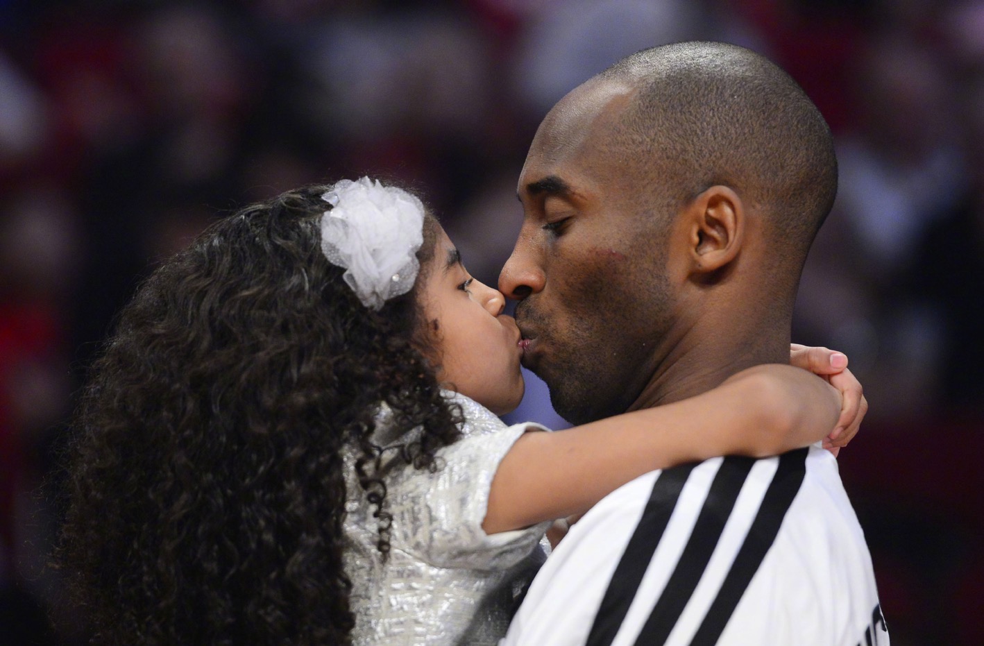 24图纪念科比和gigi!