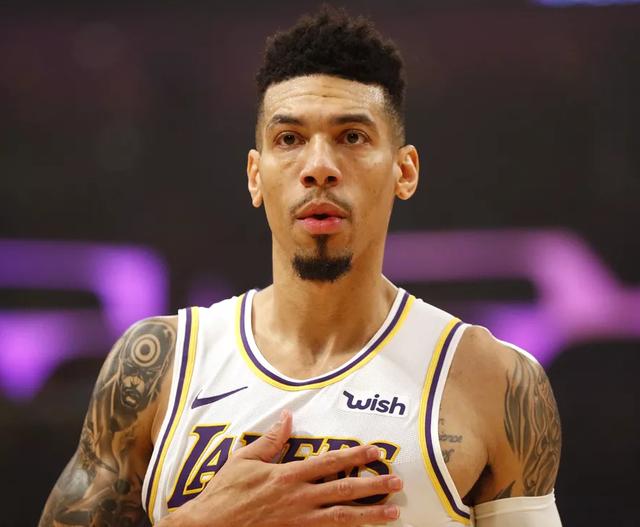 其次,丹尼-格林今天的糟糕发挥也是湖人输球的主要原因之一.