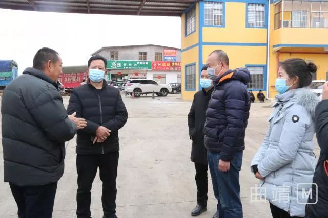 鉴于此,同乐街道组织街道和青山社区的干部职工,协调陆良县中医医院