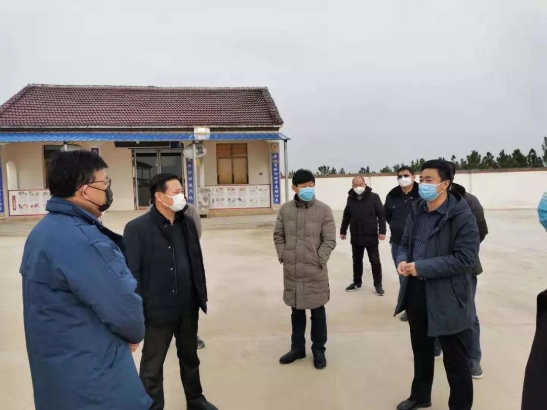 2月1日,市民政局局长杨河意到唐县镇殡仪馆检查督导疫情防控时期的