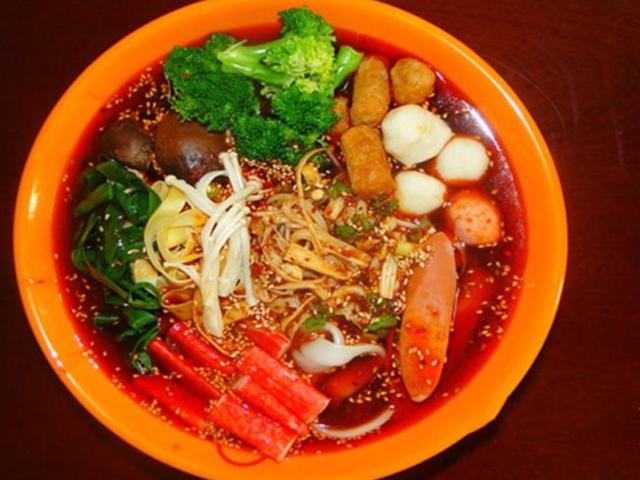 麻辣烫里面最实惠菜被老板偷偷藏了起来很多人都看不见