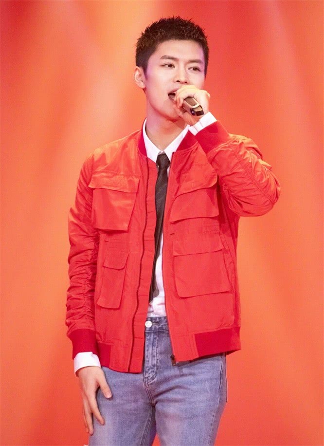 13届快男宁桓宇已有正式女友29岁华晨宇却还是单身