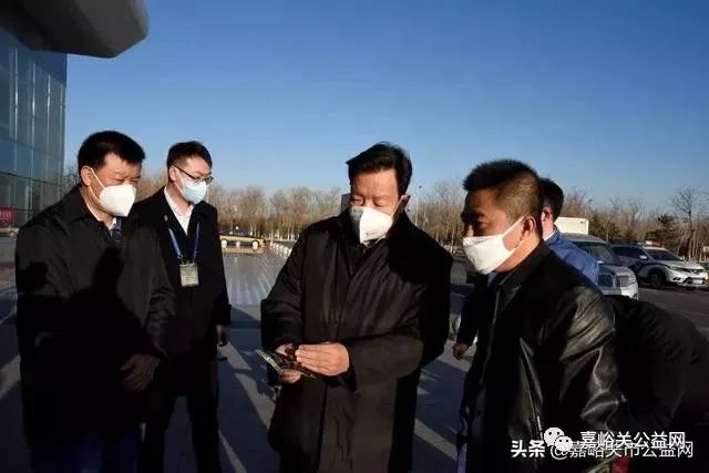 陈得信魏志斌看望慰问火车站机场工作人员