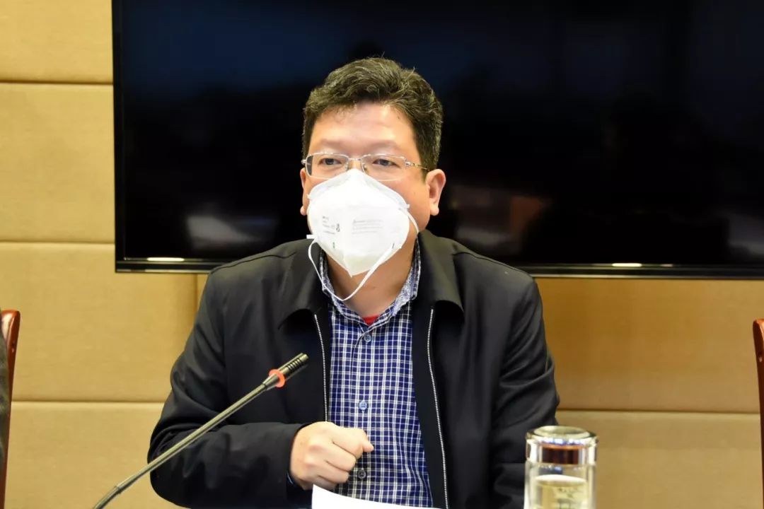 众志成城抗疫情 |余庆县委书记令狐绍辉主持召开疫情防控工作调度会