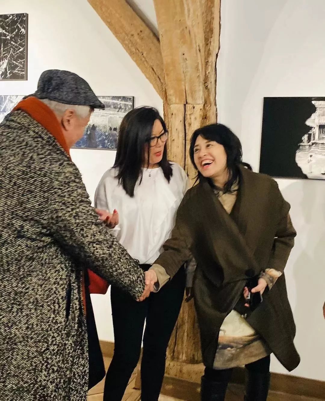 中国先锋派诗歌代表人物翟永明的可视的独白摄影展及其诗歌创作研讨会