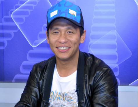 宋小宝全家近照模特老婆美貌不输一线女星龙凤胎长得很可爱