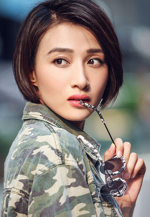 23岁已出道,与黄晓明,张涵予对戏,受王晶力捧,现在依旧不出名_冯文娟