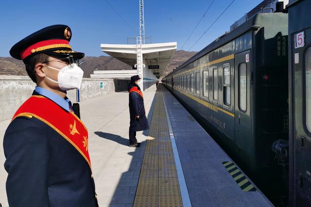 众志成城,防控疫情|疫情在前,我们不退_张家川