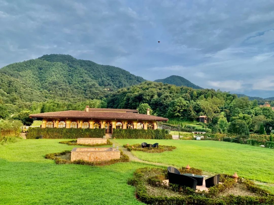 耗资5亿搬入原汁原味意大利梦幻田园,骑马射箭高尔夫全套度假标配!