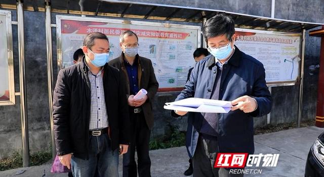 江华:罗建华督察各乡镇疫情防控工作