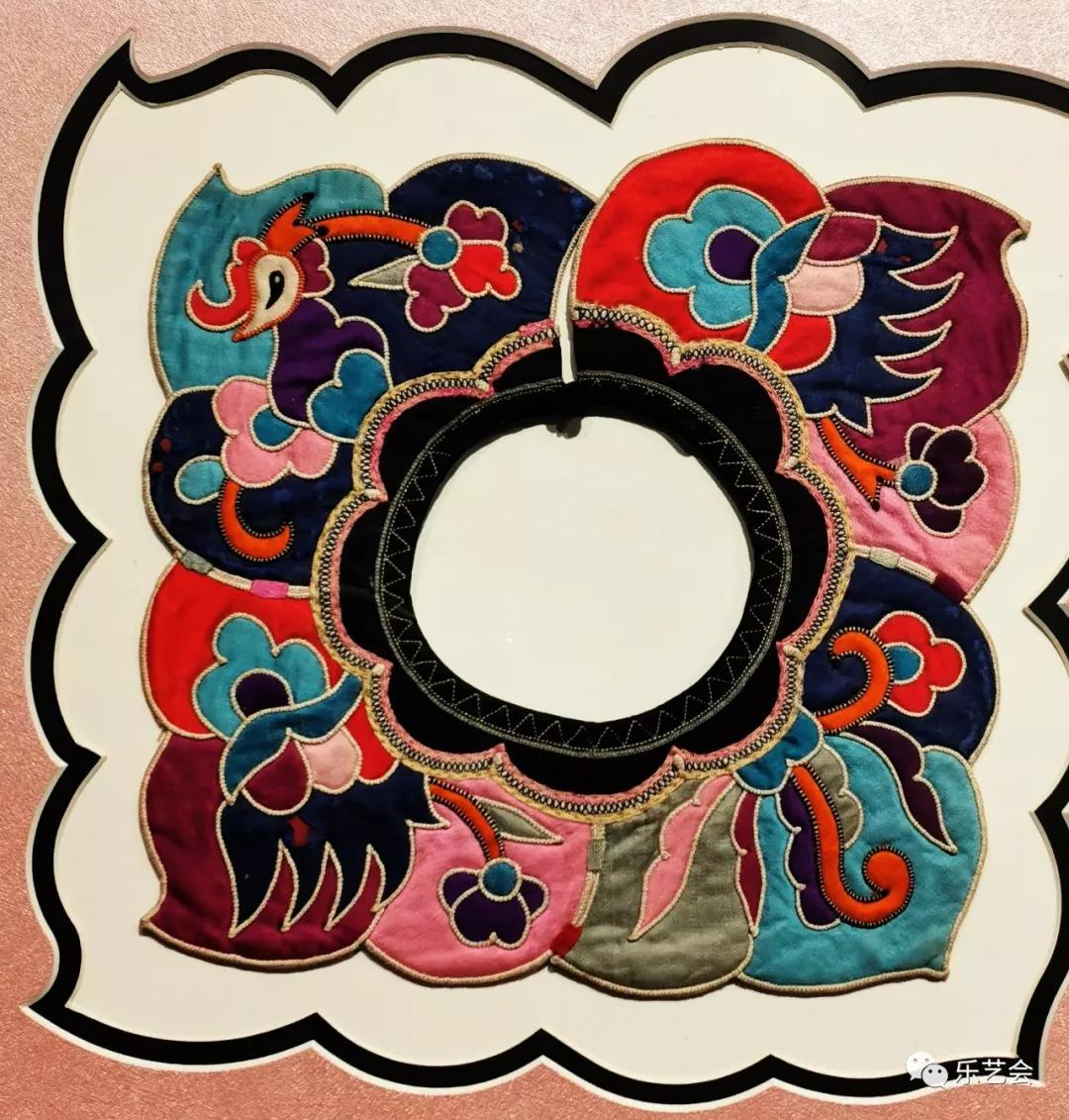 山西民间刺绣又称为"女红",被赞誉为"母亲的艺术",她承载着丰富的民族