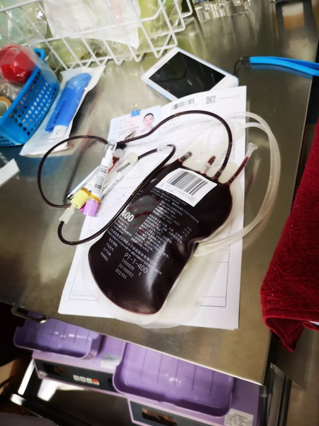 遂前往市中心血站捐献了400cc全血,顺便将仅剩的100只n95口罩送到了