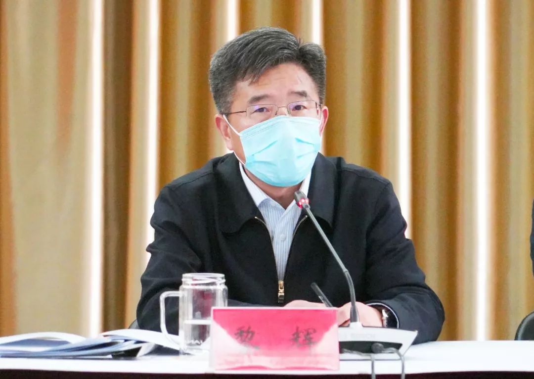 聚焦三区疫情防控工作推进会召开坚决打赢疫情防控攻坚战