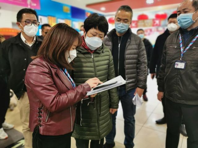 上海家乐福青浦店疫情防控措施得到青浦区委一行点赞
