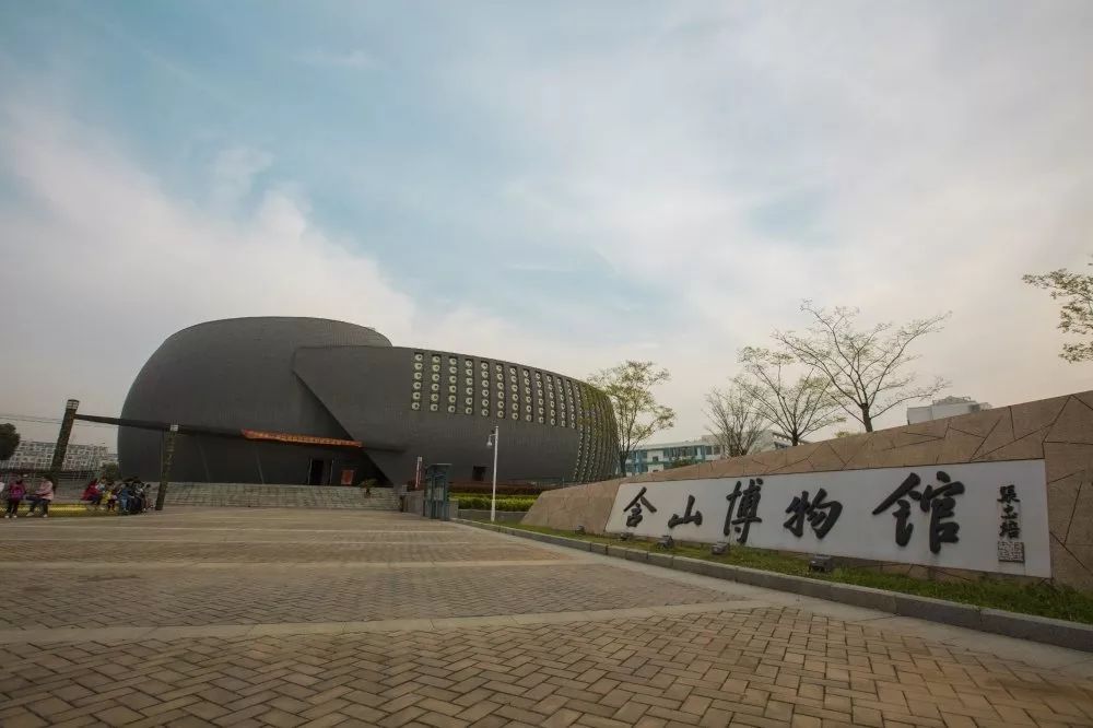 国家aaa级景区—含山博物馆毗临于风景秀美的的水景公园,由建筑主体