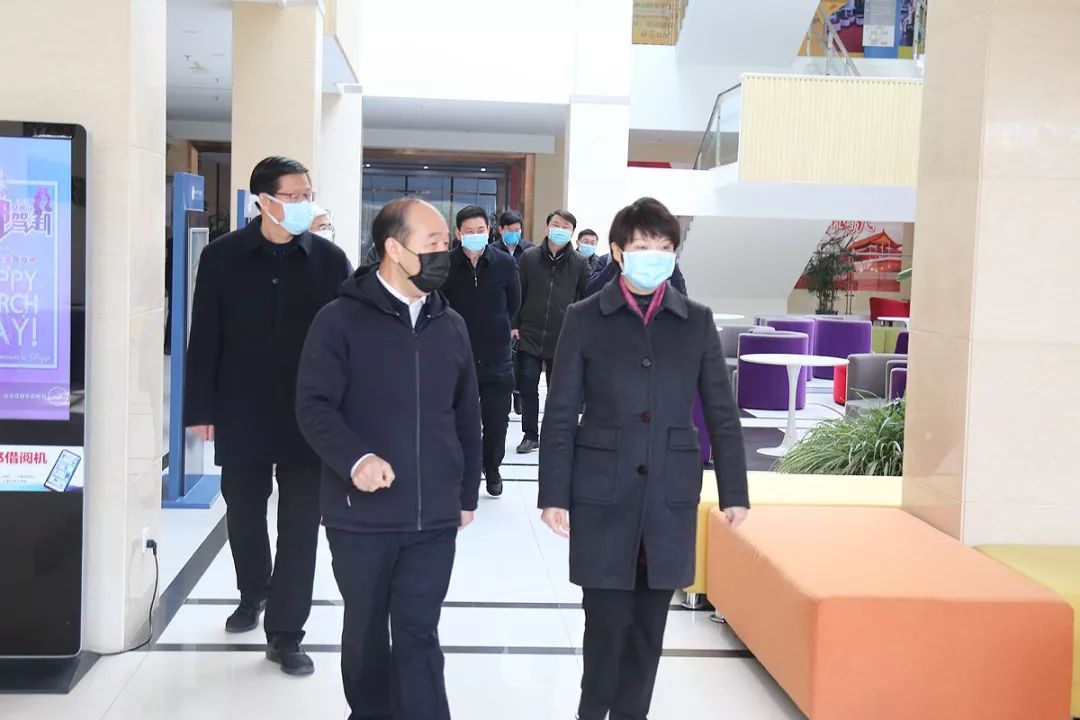 扬州市市长张宝娟来扬工院调研疫情防控工作