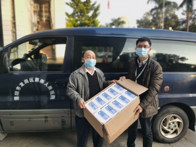 深圳南岭村老书记已55年党龄,自掏腰包捐赠6000个口罩_张伟基