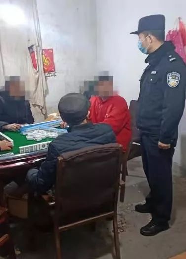 疫情期间聚众打牌,赌博,跳广场舞都不可以!景德镇这些人已被行政拘留!