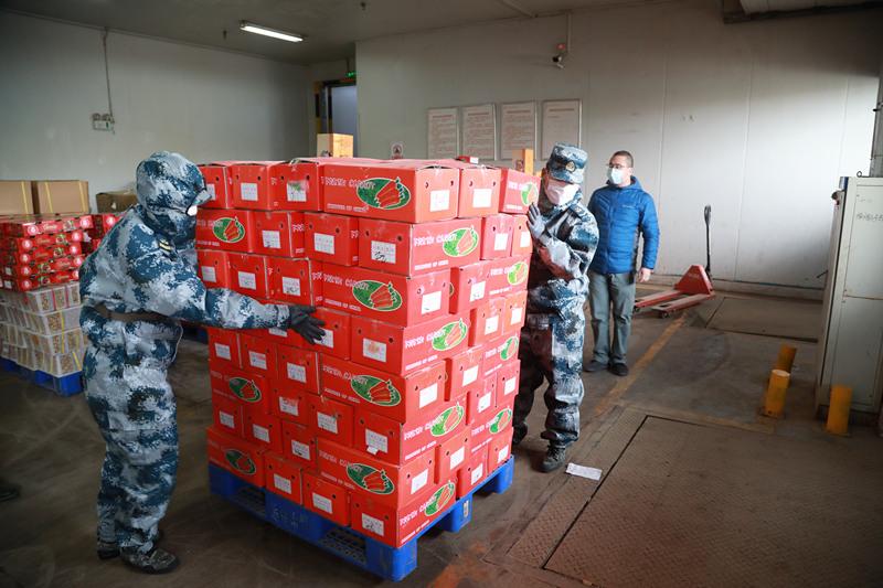 驻鄂部队成立抗击疫情运力支援队 保障武汉市民生活物资正常供应