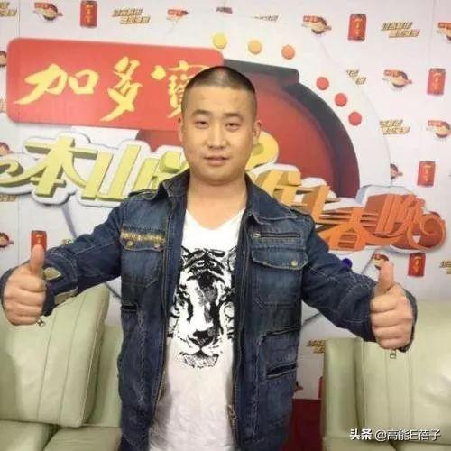 赵本山徒弟小鹏飞游艇派对求婚丫蛋前任现任是同门师兄弟太尴尬