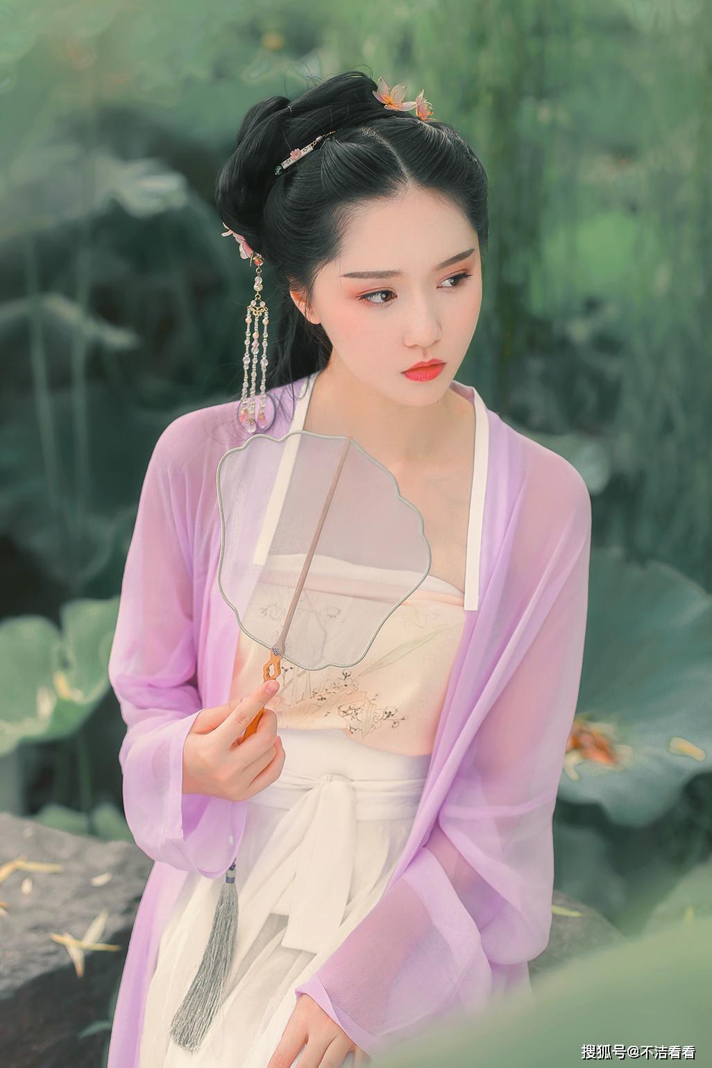 原创爱情公寓5除了白色古装大力还能驾驭黑色红色和蓝色