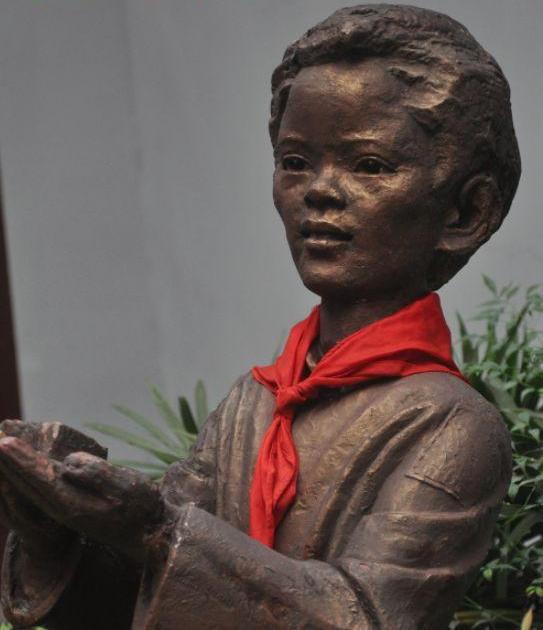 此人在1966年被捕后,行刑前提出一份证明,最终被赎罪释放!_宋振中