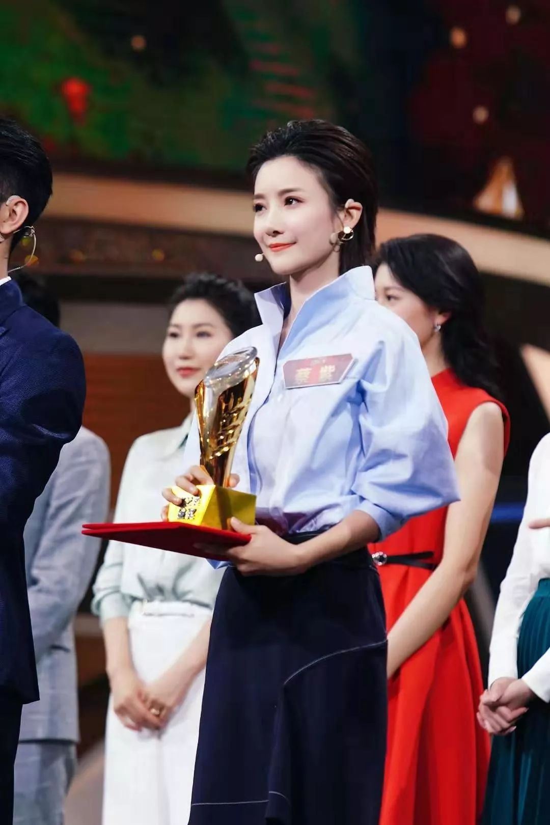 自贡骄傲! 蔡紫勇夺央视主持人大赛文艺类冠军