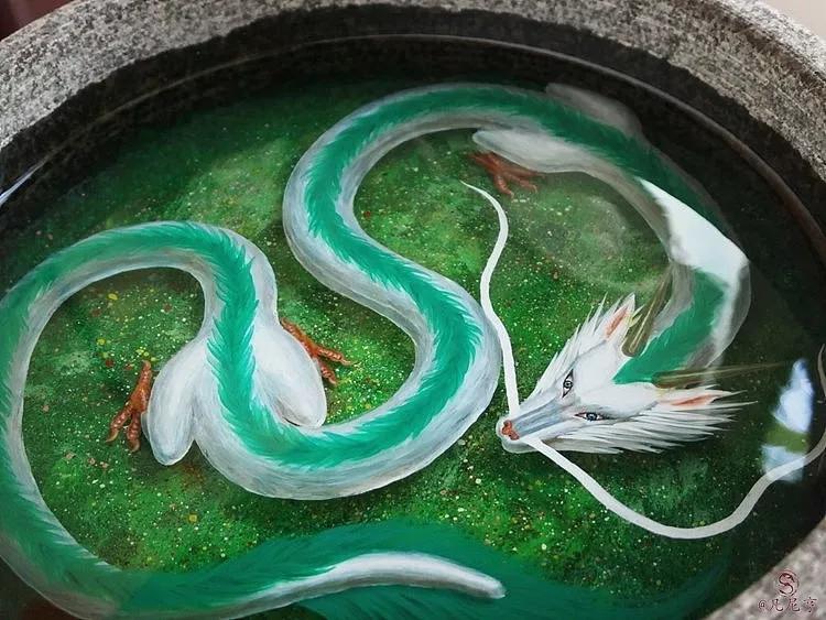 网友@凡尼亨 创作的《千与千寻》白龙主题作品有一次,刘晓飞接到一