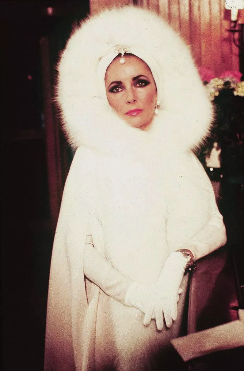 今夜,与我一起打开伊丽莎白泰勒的珠宝盒.