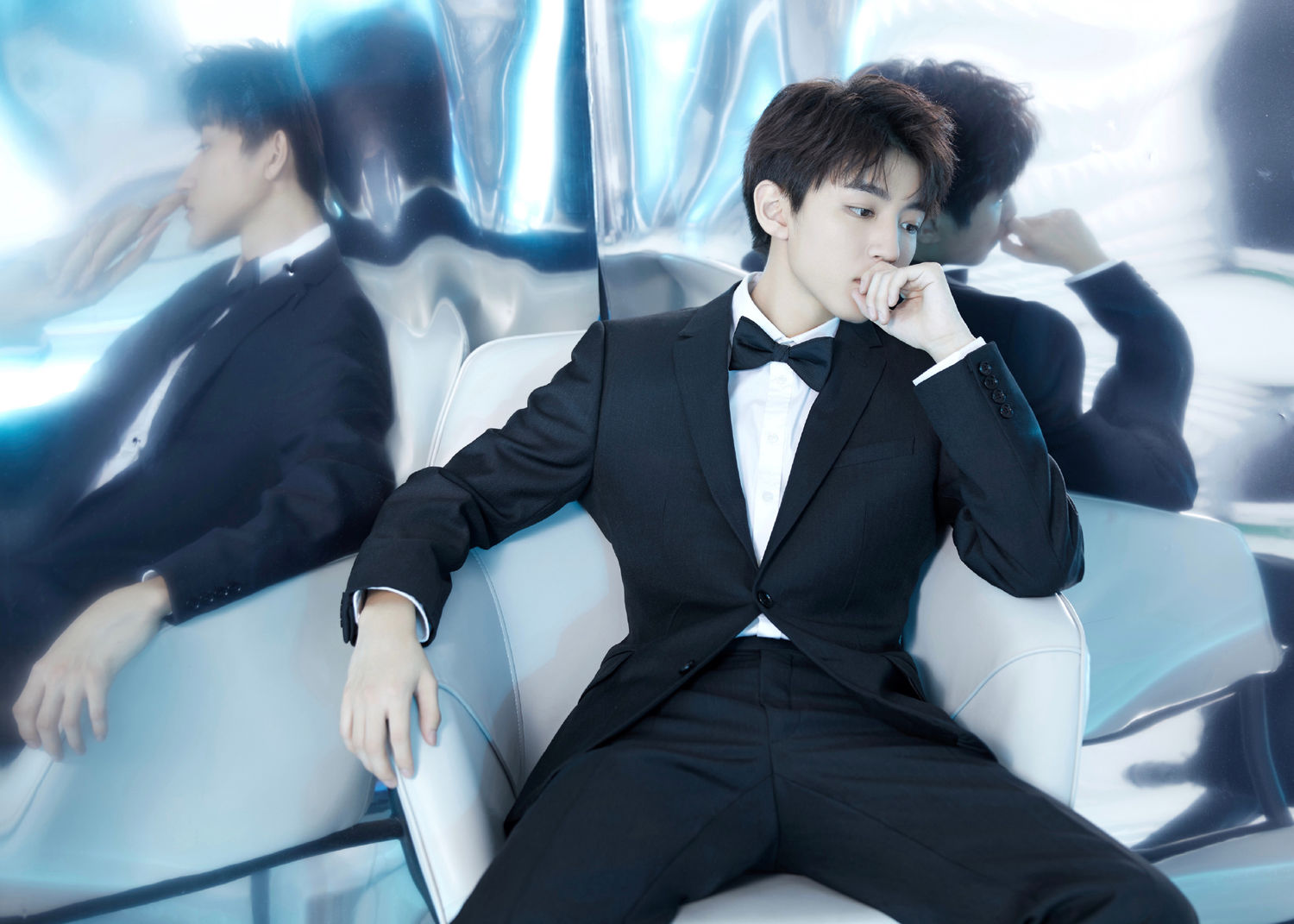 王俊凯霸气坐姿合集霸道总裁本人现身