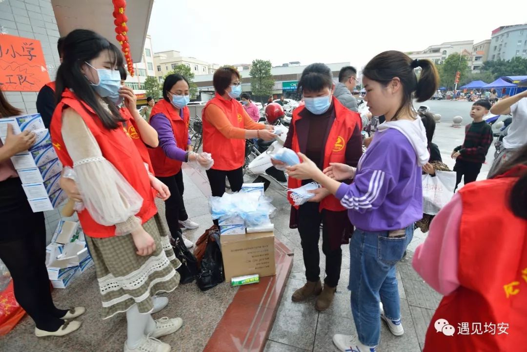 疫情面前捐赠7000多个口罩!均安这个"口罩哥"的举动太赞了