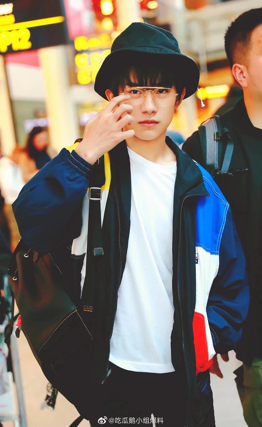 易烊千玺渔夫帽合集 时尚宠儿大方潮流