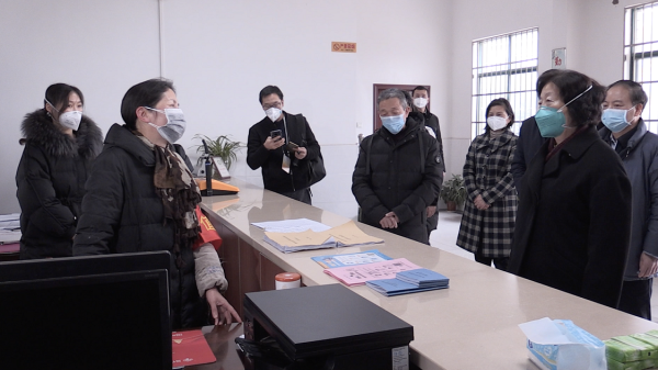 高速上几乎没有车辆,从武汉市区驱车抵达孝感地界,只用了不到一个小时