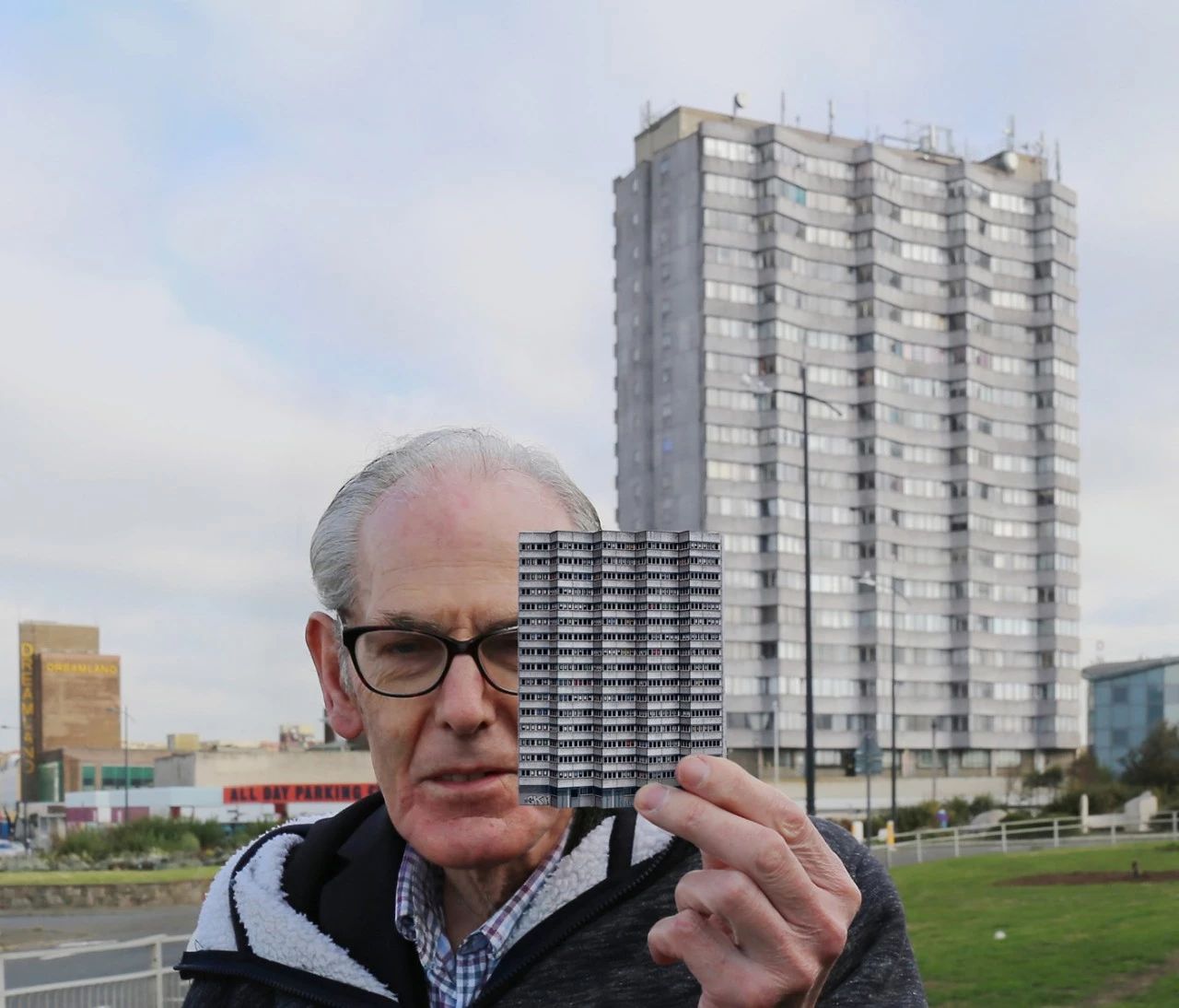 關於粗野主義粗野主義(brutalism),又稱蠻橫主義或粗獷主義,是建築